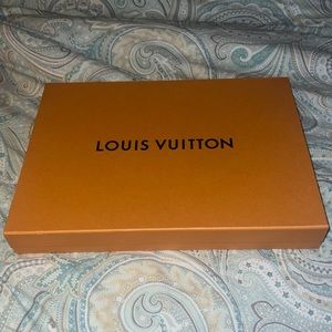 Louis Vuitton T-shirt box